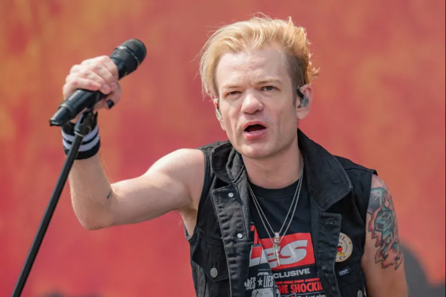 deryck whibley net worth